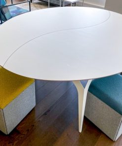 SHELL OVAL TABLE 2000 X 2400